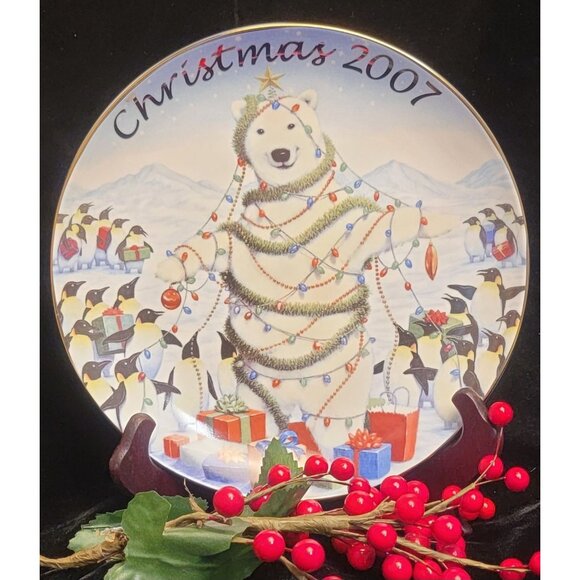 Avon Porcelain Collector's Plate "Sharing the Holidays with Friends" - Picture 5 of 9